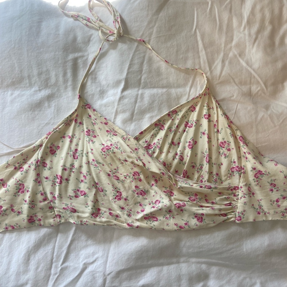 Adorable Zara floral wrap top